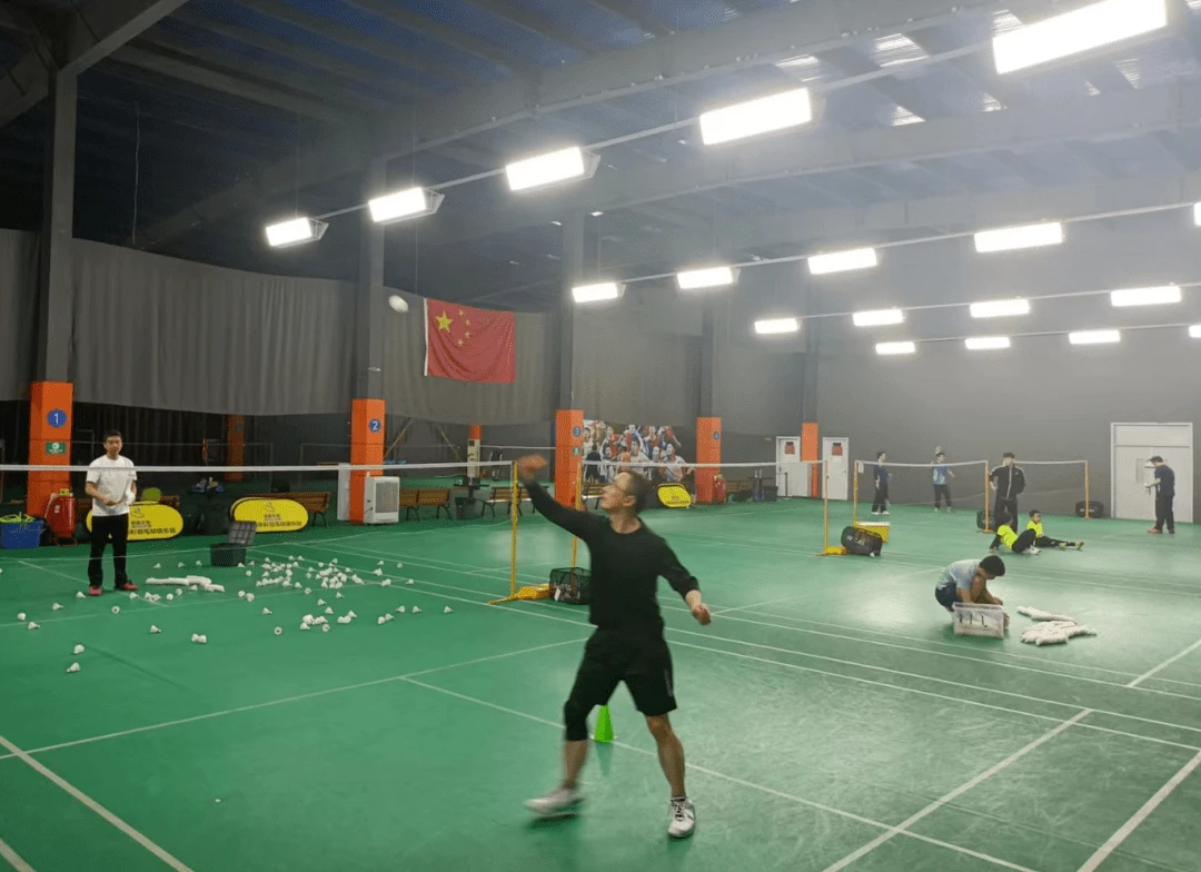 如何通过模拟比赛环境提高篮板实战能力?_0